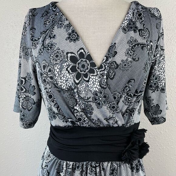 Maurices Floral Midi Dress Size M EUC - Picture 2 of 9